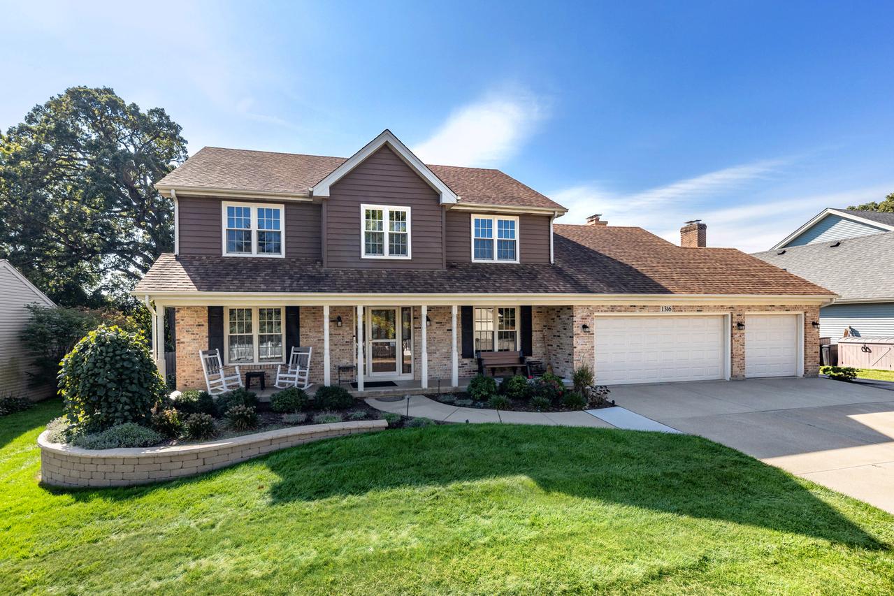 1316 Yorkshire Ln., Carol Stream, IL 60188