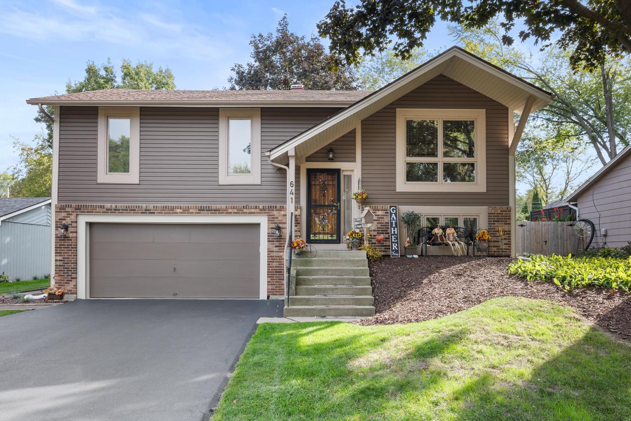 641 Alida Dr., Cary, IL 60013