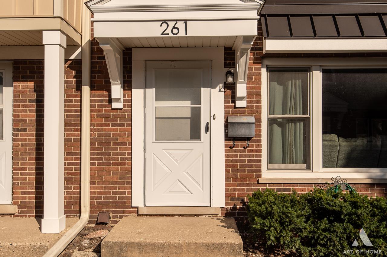 261 Montgomery Ln., Wood Dale, IL 60191