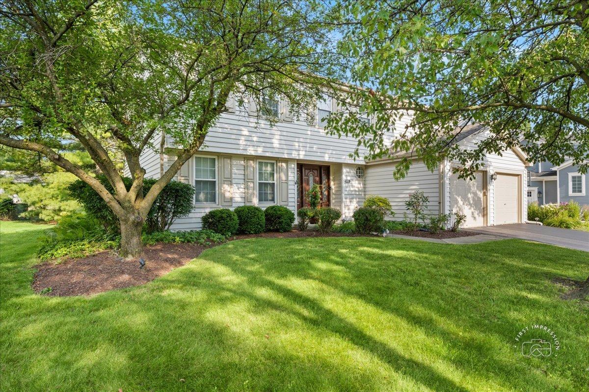1432 Calcutta Ln., Naperville, IL 60563