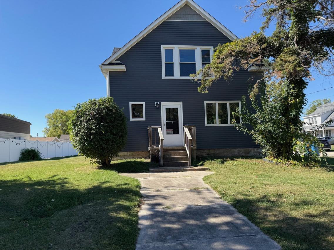 1024 Peoria St., Peru, IL 61354