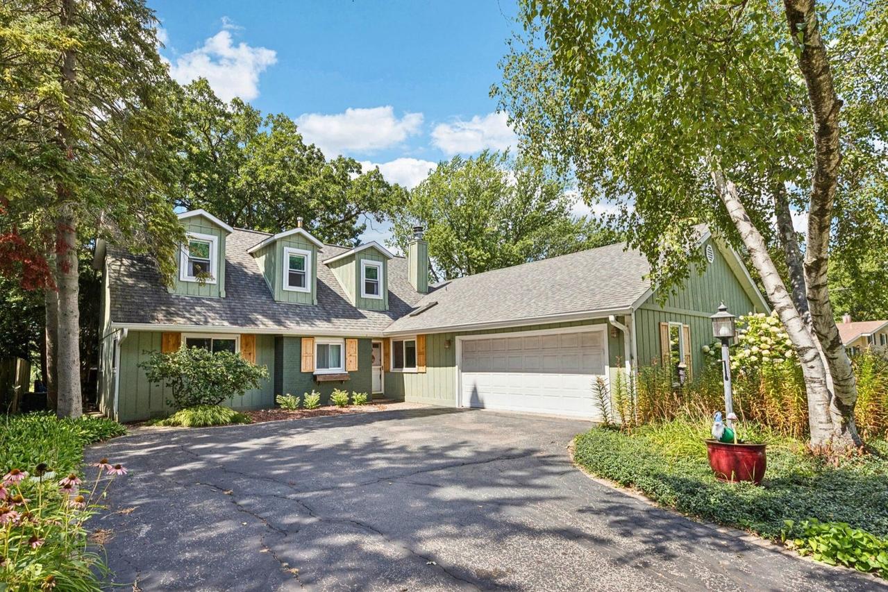 1304 Dunleer Dr., Mundelein, IL 60060