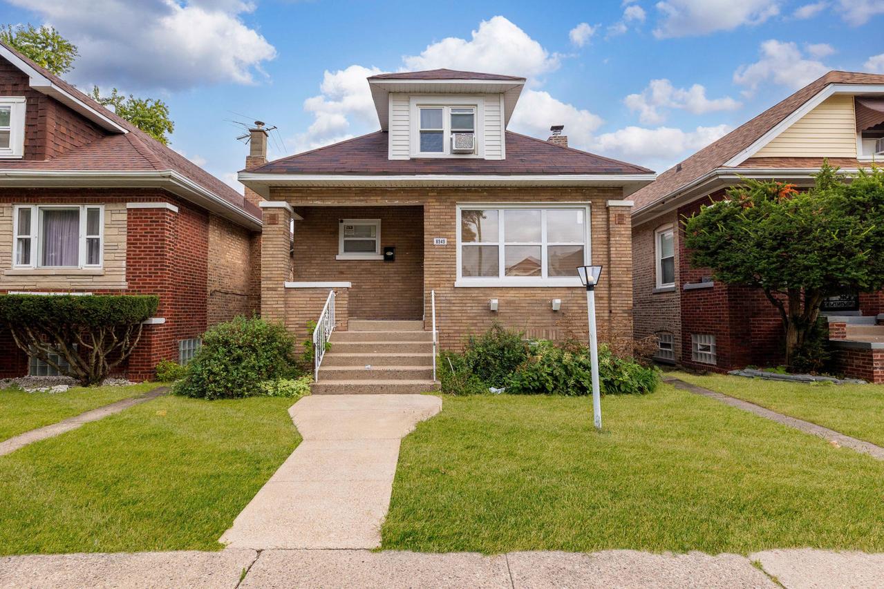 8949 S Elizabeth St., Chicago, IL 60620