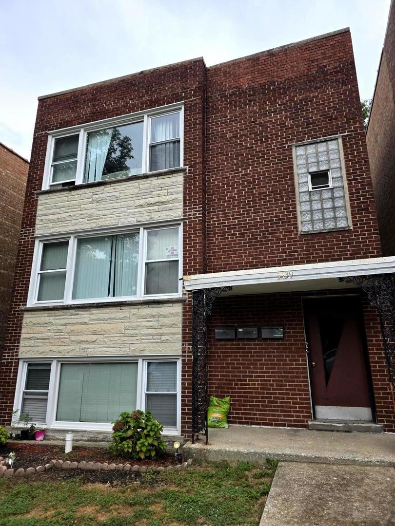 5439 N Artesian Ave., Chicago, IL 60625