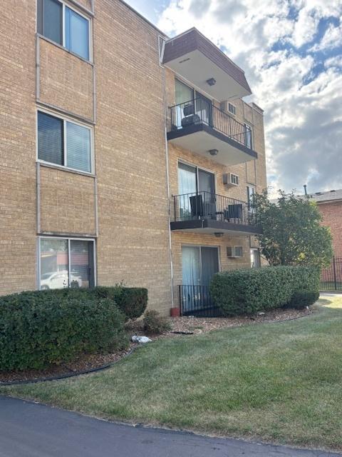 9821 S Cicero Ave. #8, Oak Lawn, IL 60453