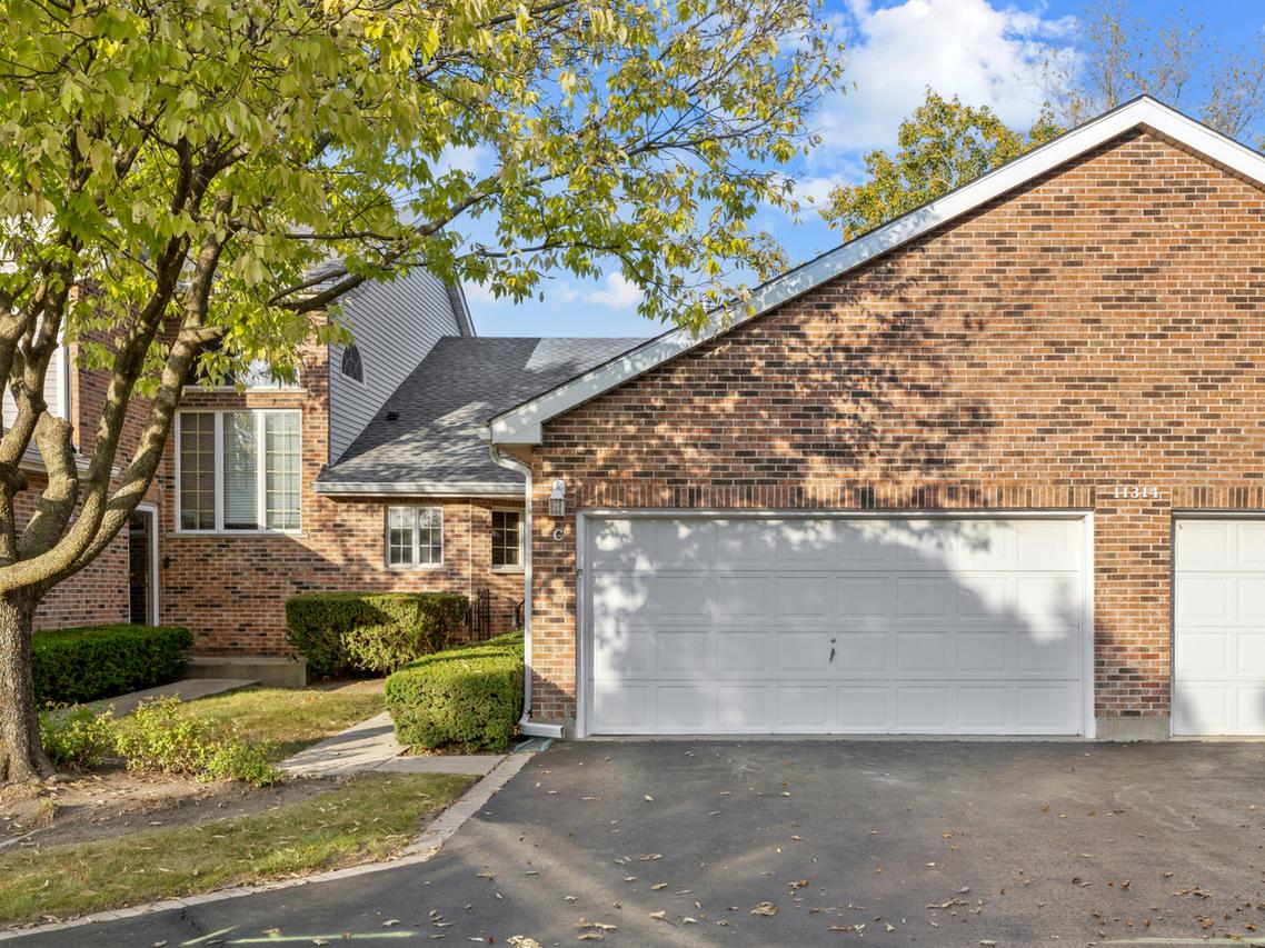 11314 Algonquin Rd. #C, Huntley, IL 60142