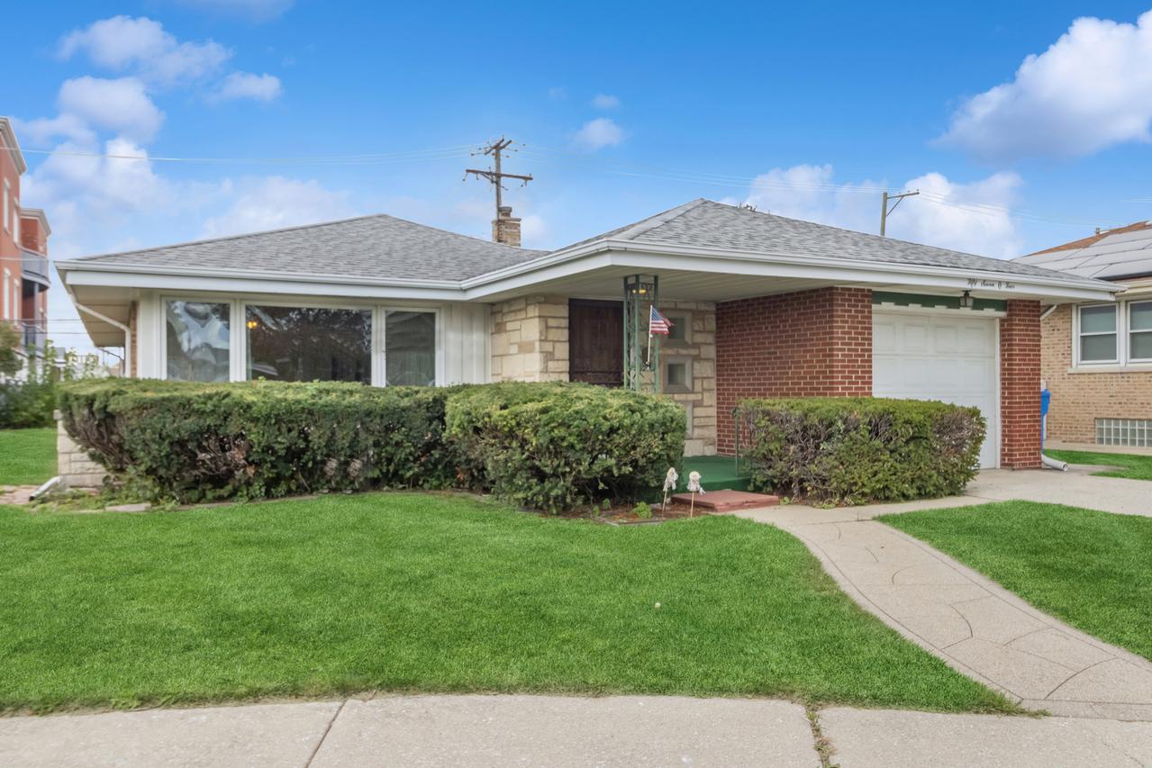 5704 N Ozark Ave., Chicago, IL 60631