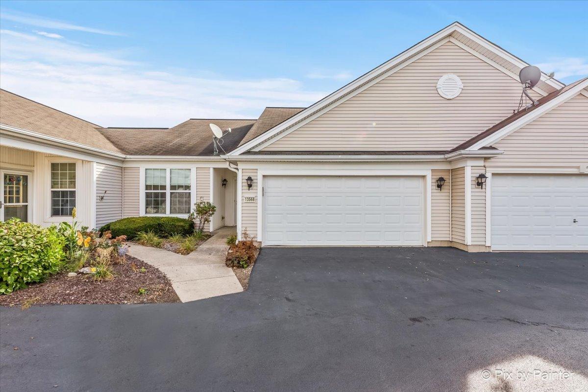 13568 Delaney Rd., Huntley, IL 60142