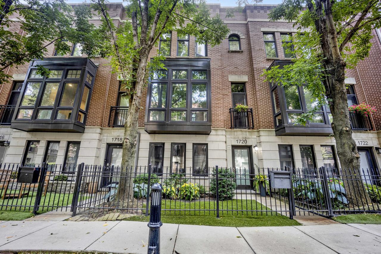 1720 W Surf St., Chicago, IL 60657