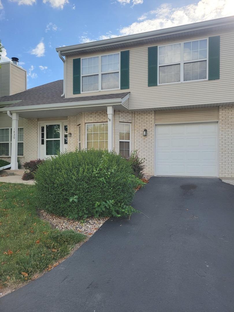 1430 Root St., Crest Hill, IL 60403