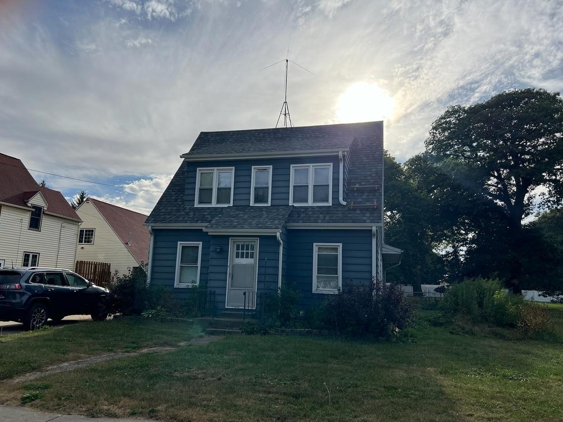 304 Maple Ave., Forreston, IL 61030