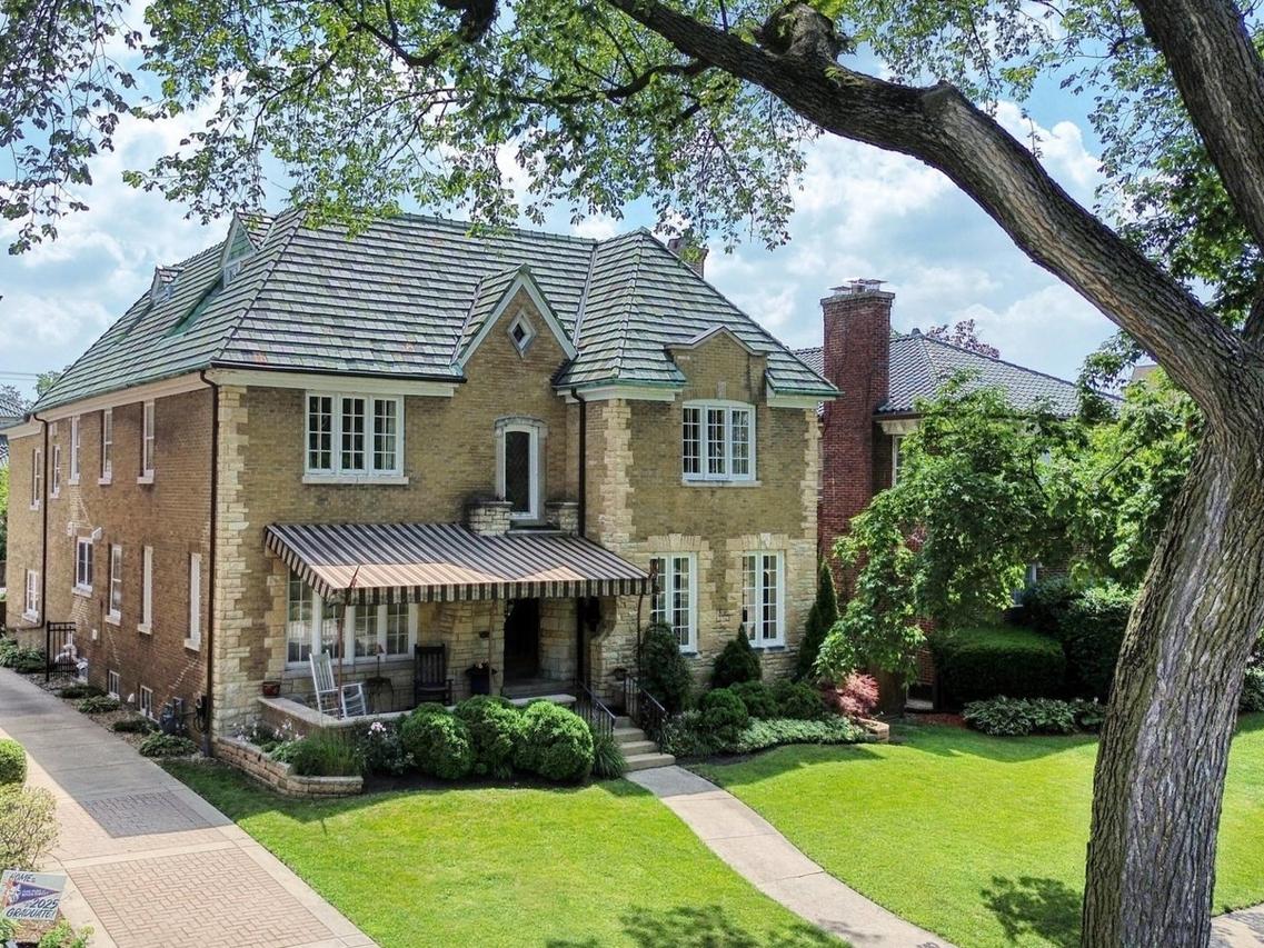 1104 Fair Oaks Ave., Oak Park, IL 60302