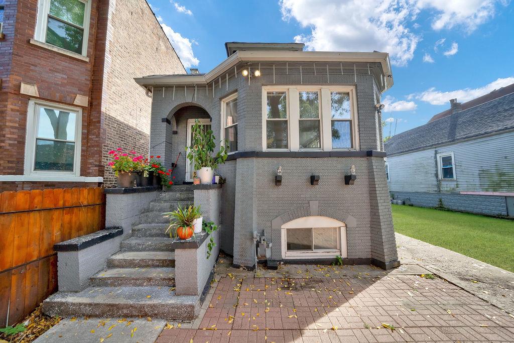 5525 S Throop St., Chicago, IL 60636