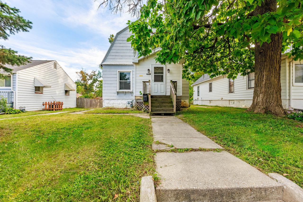 914 Jasper St., Joliet, IL 60436