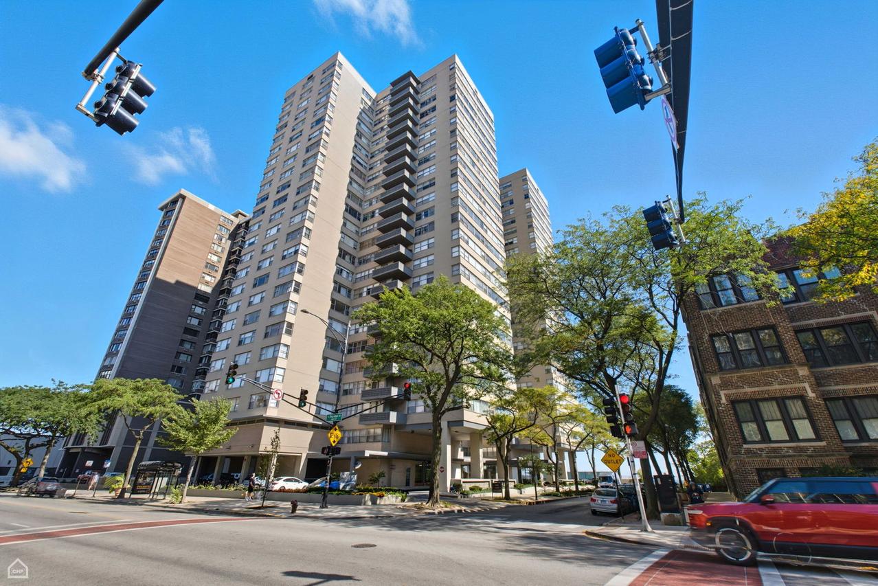 6301 N Sheridan Rd. #14N, Chicago, IL 60660