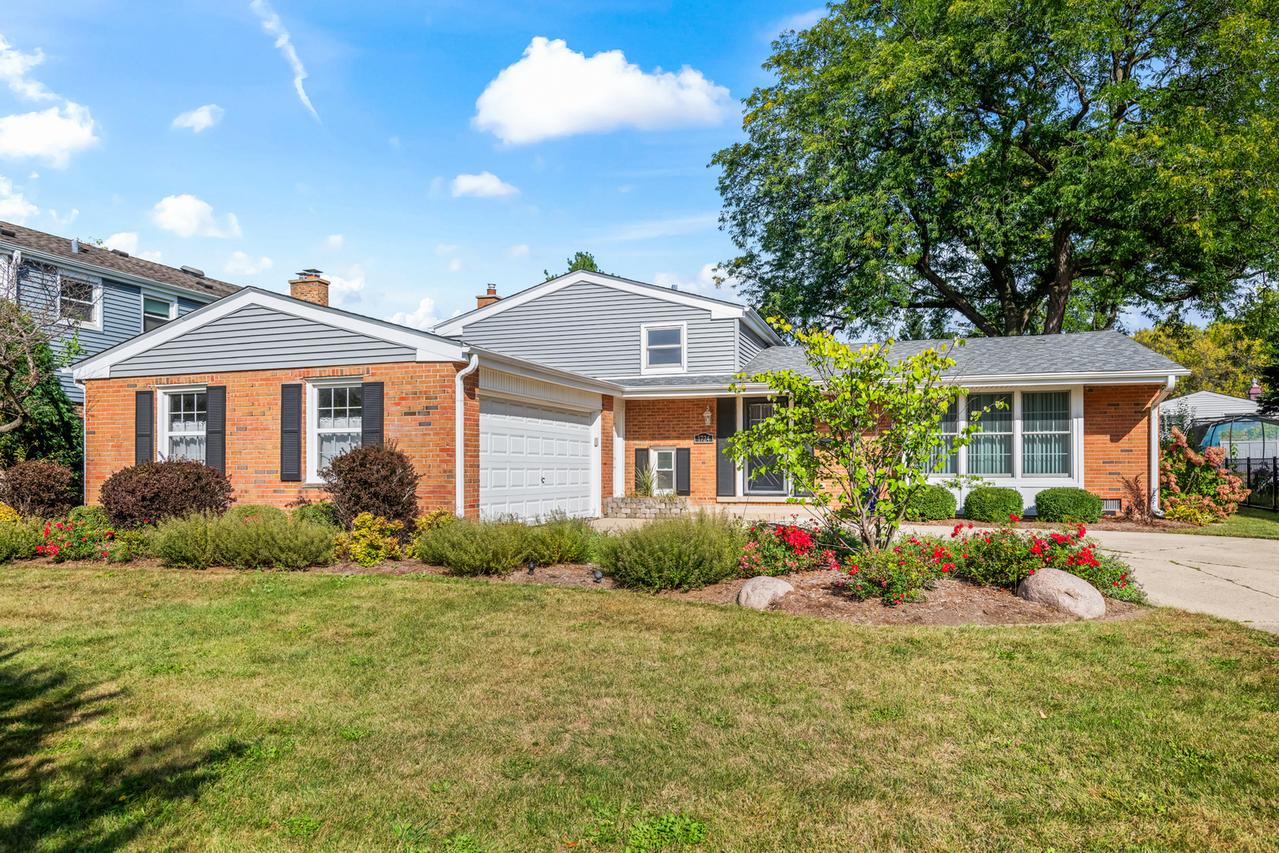 [Address Hidden by Seller], Arlington Heights, IL 60005