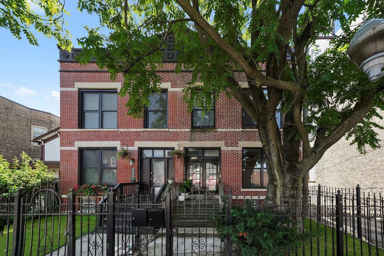 2345 W Grenshaw St., Chicago, IL 60612