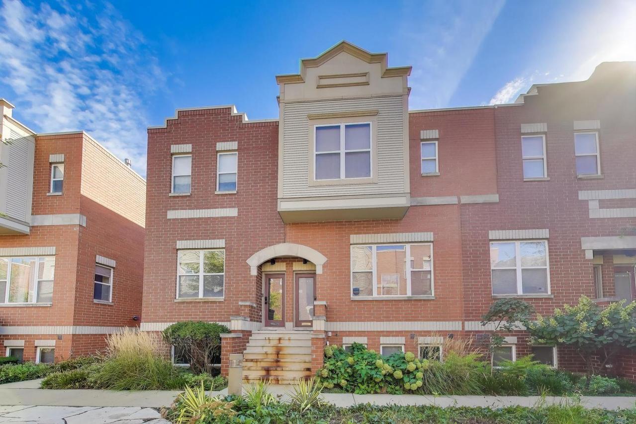 3645 W Cornelia Ave. #A, Chicago, IL 60618