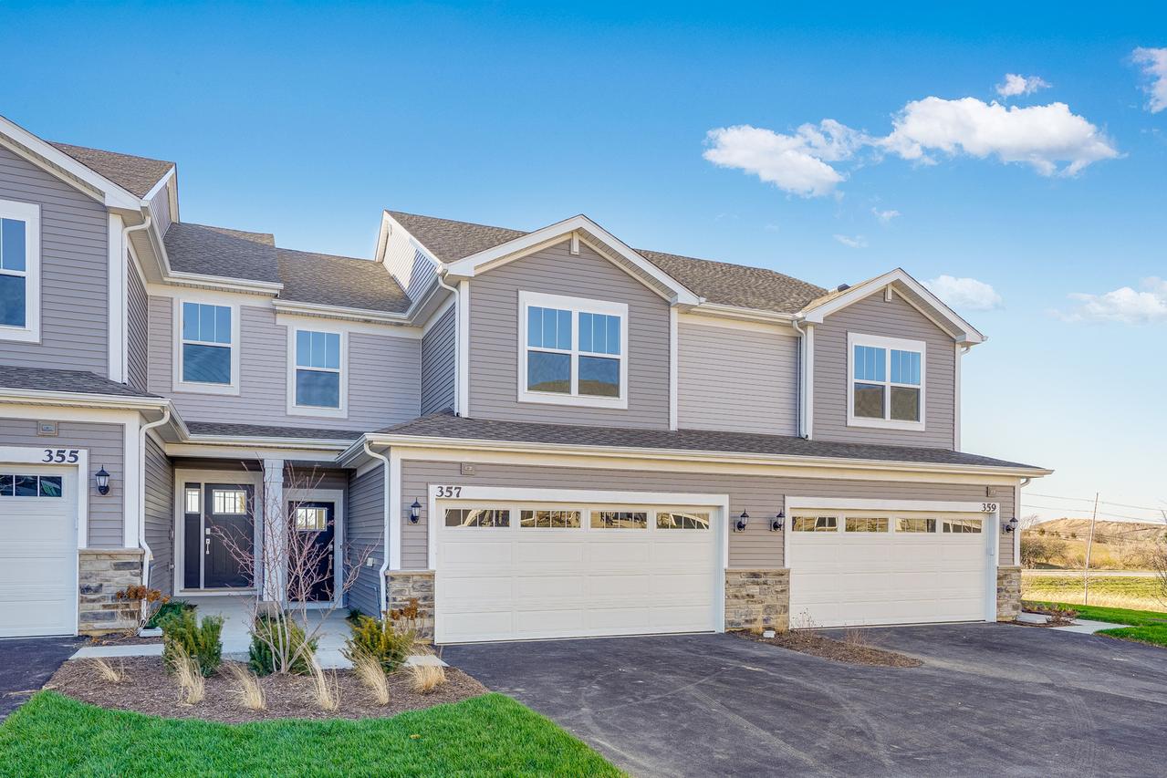 357 Red Oak Cir., Volo, IL 60020