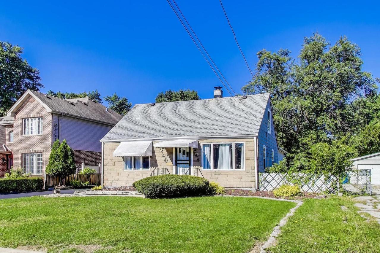 9348 Sayre Ave., Oak Lawn, IL 60453