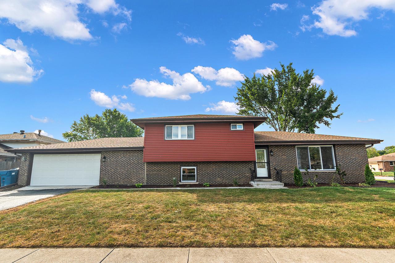 13706 Crestview Ct., Crestwood, IL 60418