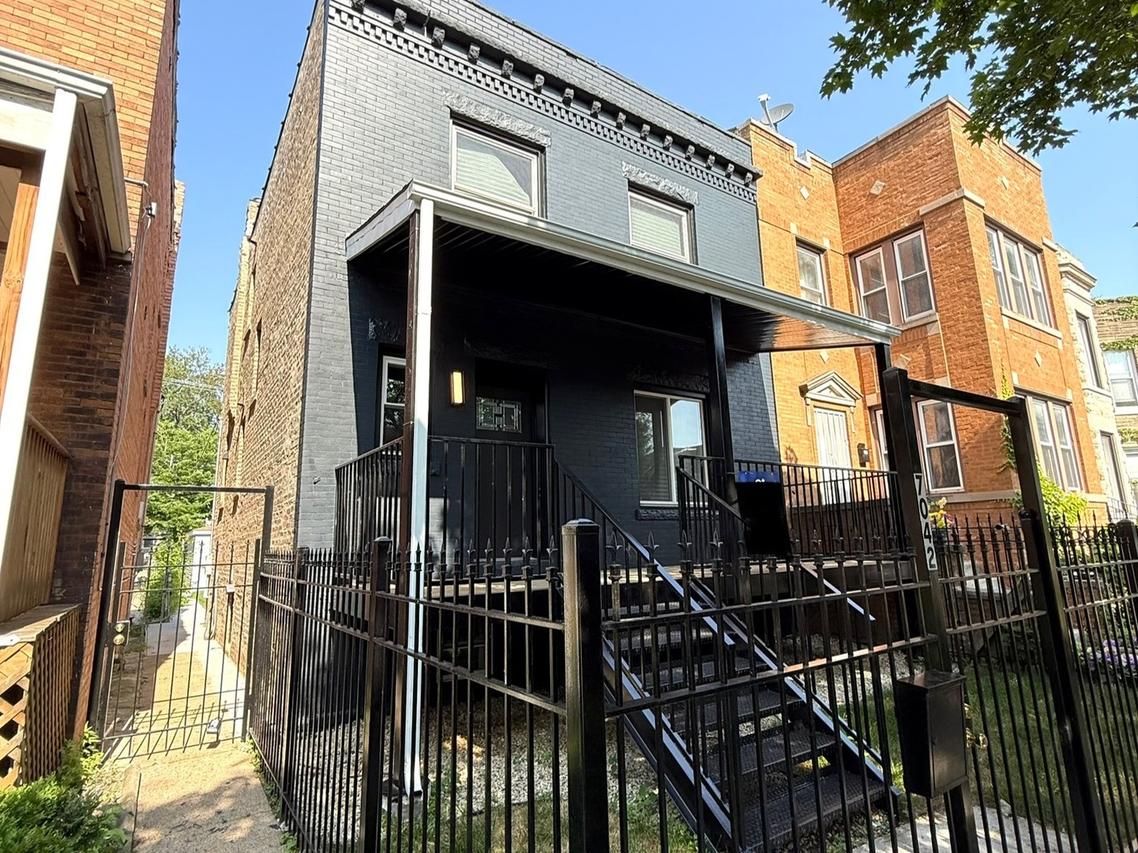 7042 S Eberhart Ave., Chicago, IL 60637