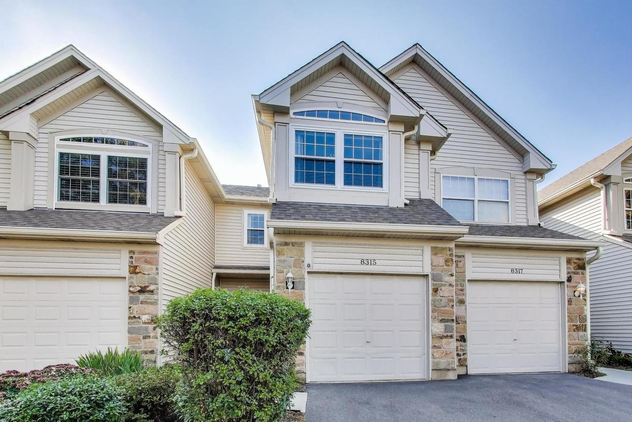 8315 Sierra Woods Ln., Carpentersville, IL 60110