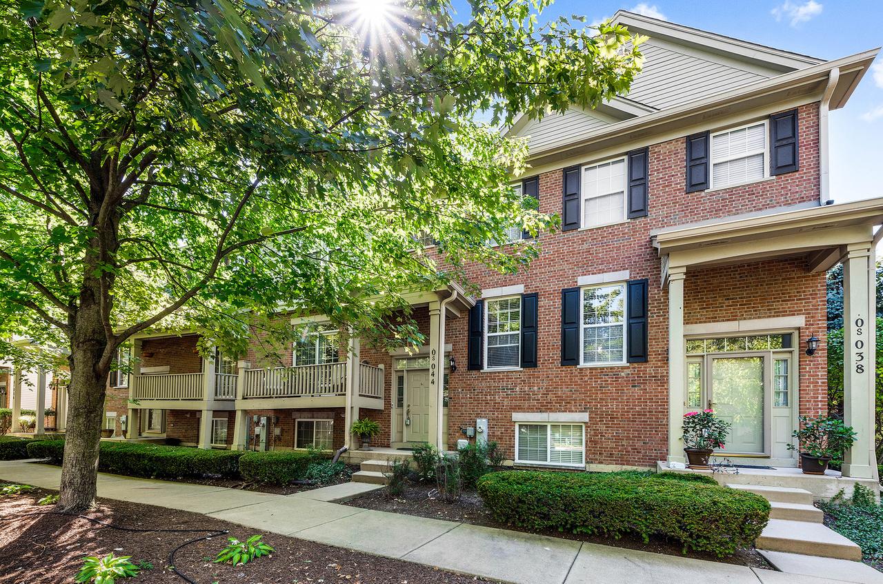 0S044 Lee Ct., Winfield, IL 60190