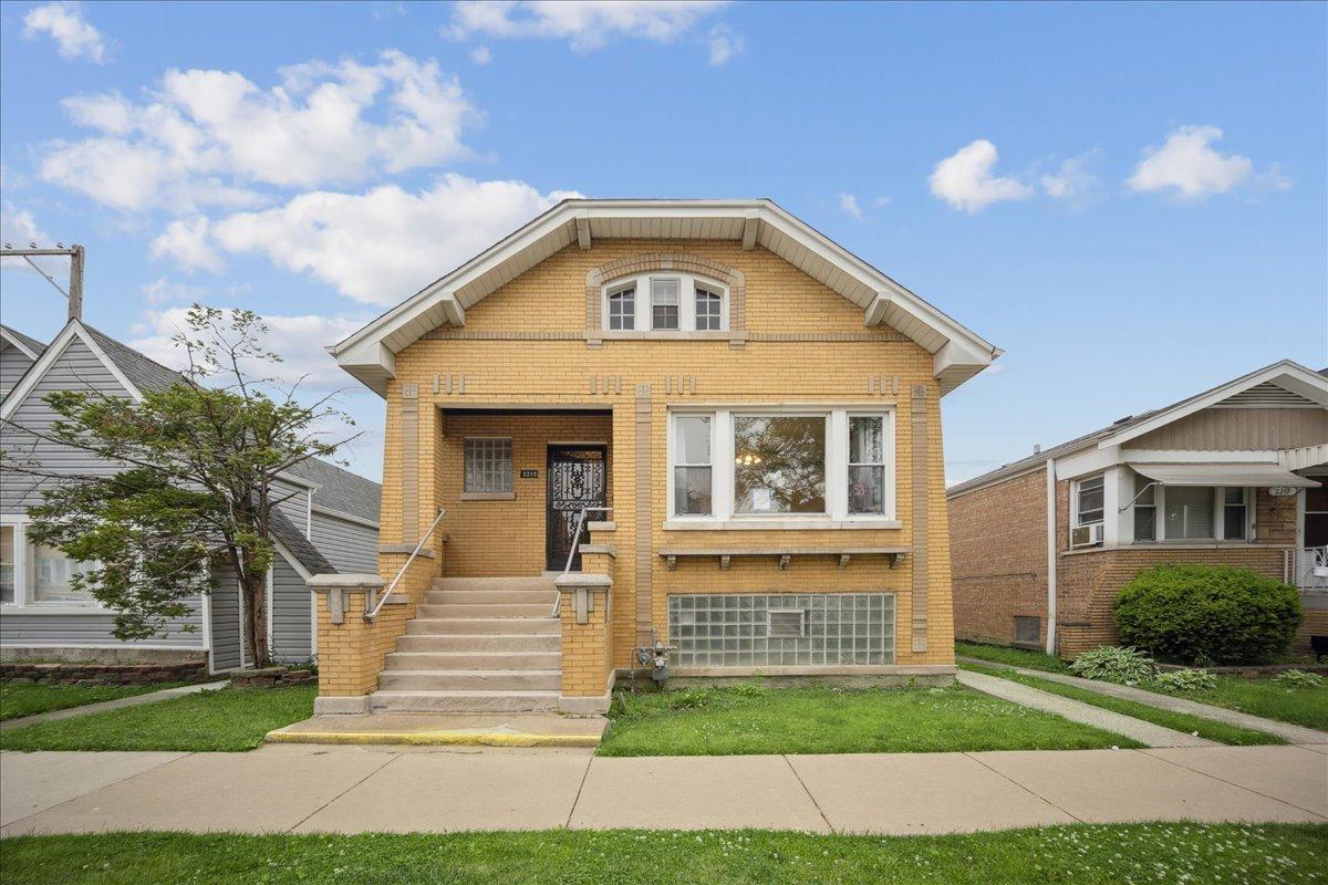 2215 Cuyler Ave., Berwyn, IL 60402