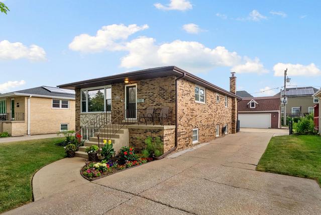 New Homes with Master Bedrooms on the 1st Floor in Brookfield: September 27th to October 3rd