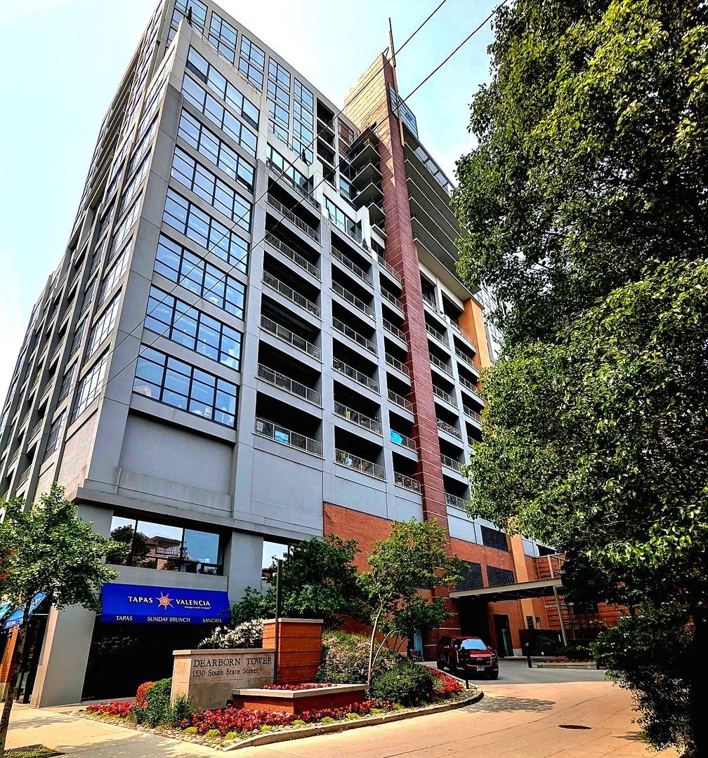 1530 S State St. #17R, Chicago, IL 60605