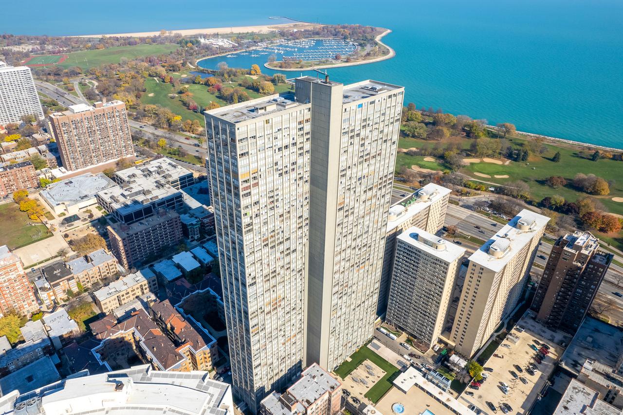 655 W Irving Park Rd. #5305, Chicago, IL 60613