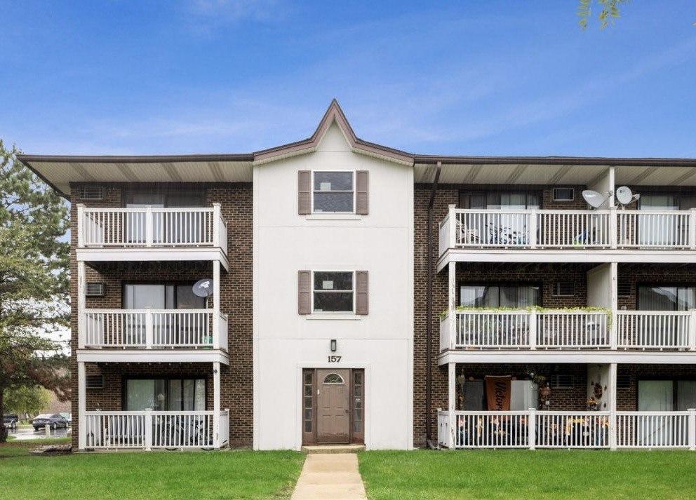 157 Gregory St. #2, Aurora, IL 60504