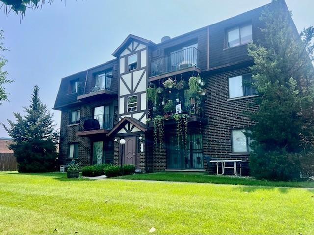 1010 Judson St. #2B, Bensenville, IL 60106