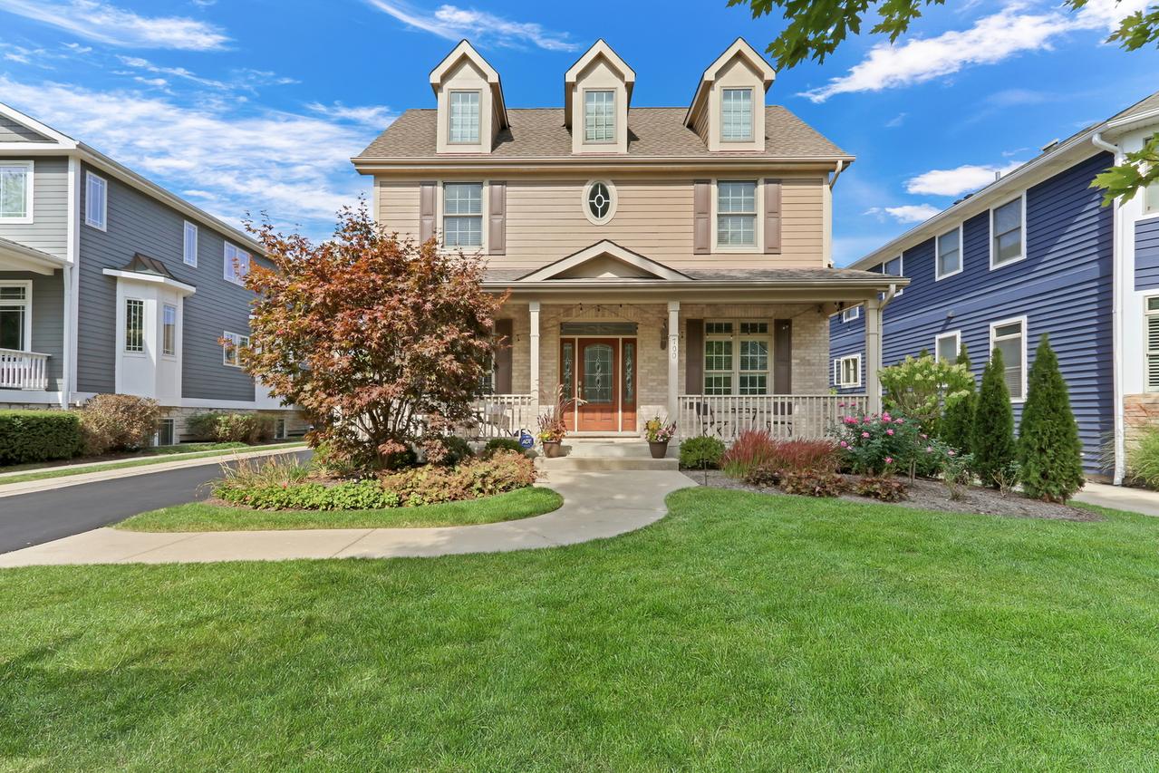 700 E Sunnyside Ave., Libertyville, IL 60048