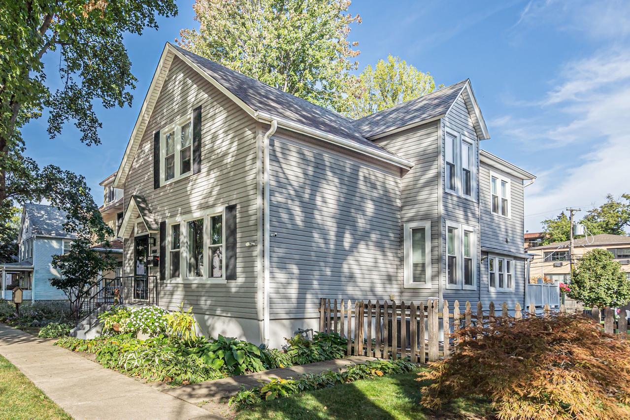 1474 Oakwood Ave., Des Plaines, IL 60016