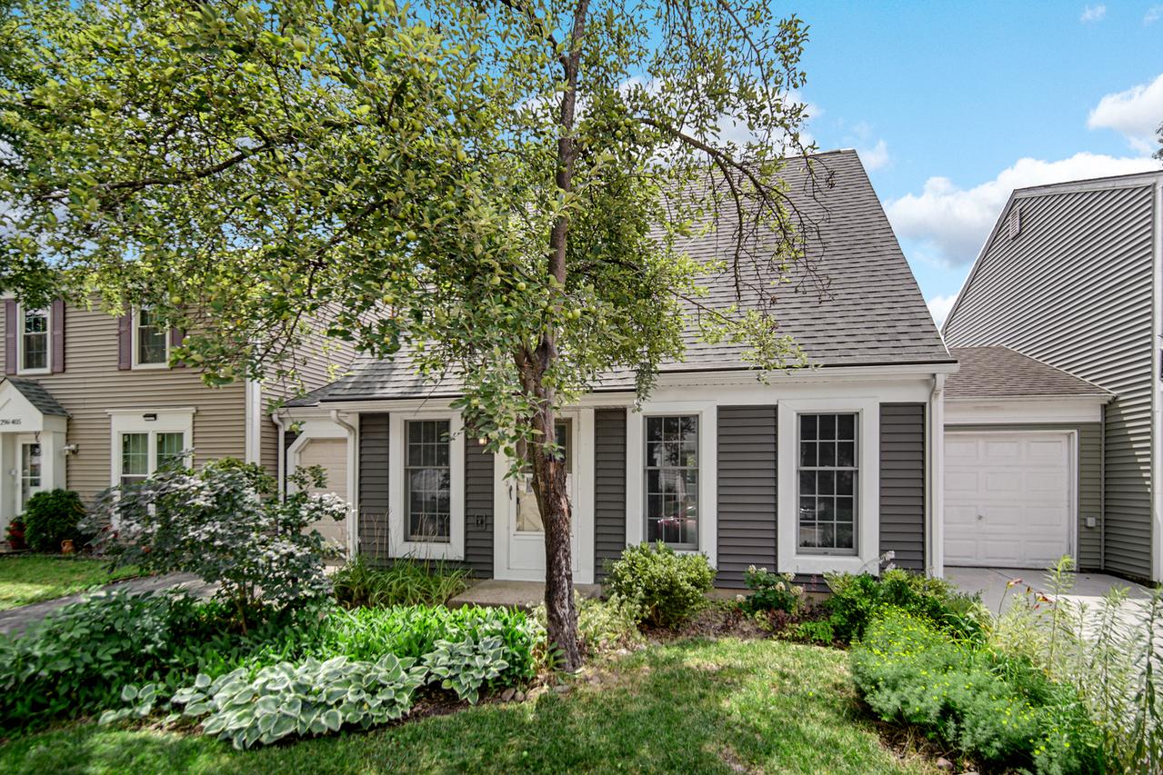 29W409 White Oak Dr., Warrenville, IL 60555