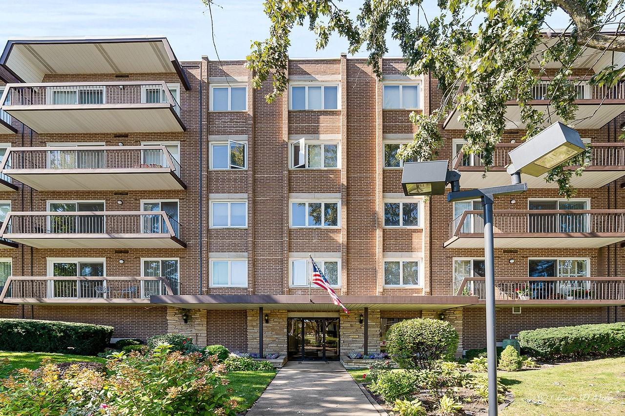 9500 N Washington St. #502, Niles, IL 60714
