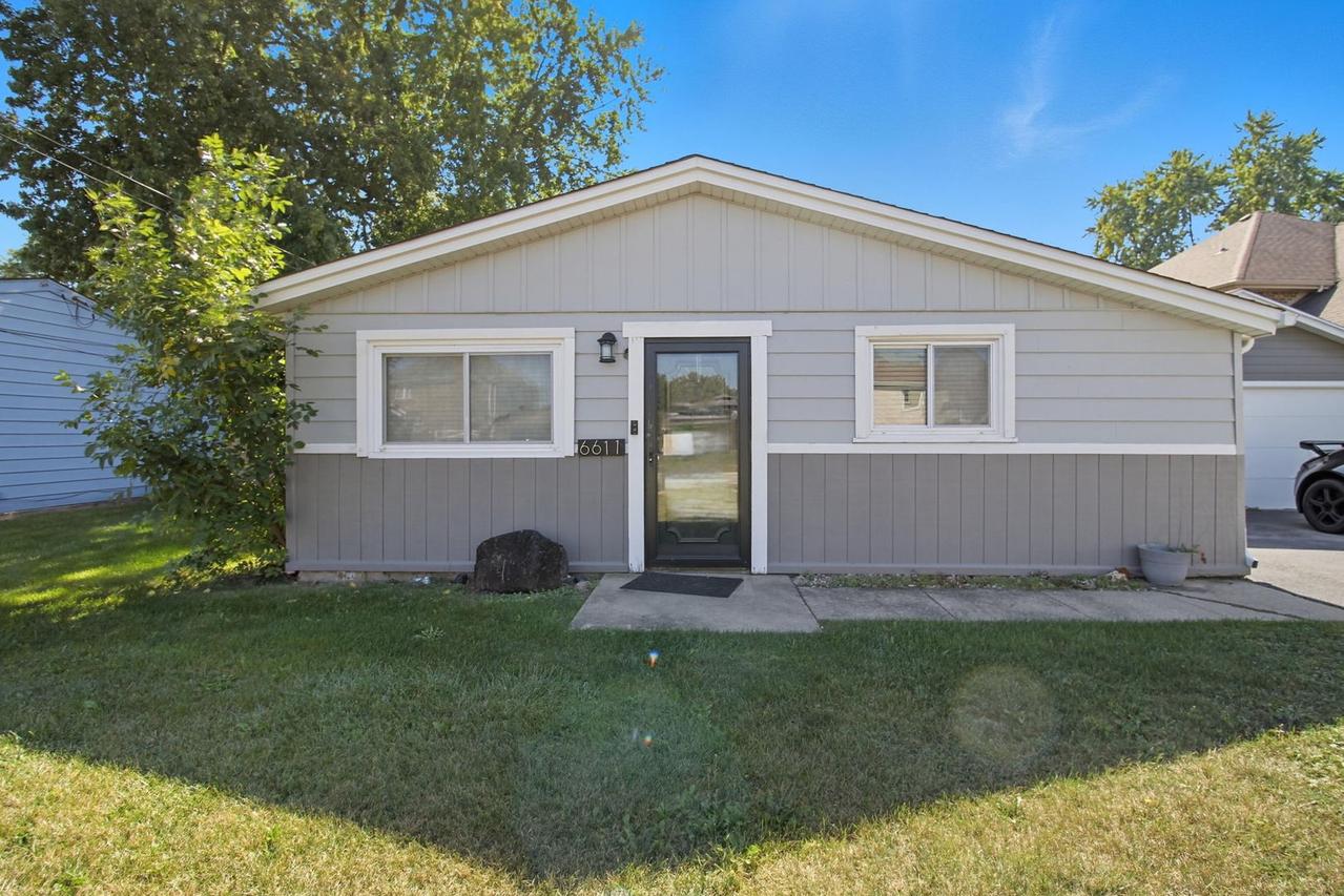 6611 W 83rd St., Burbank, IL 60459