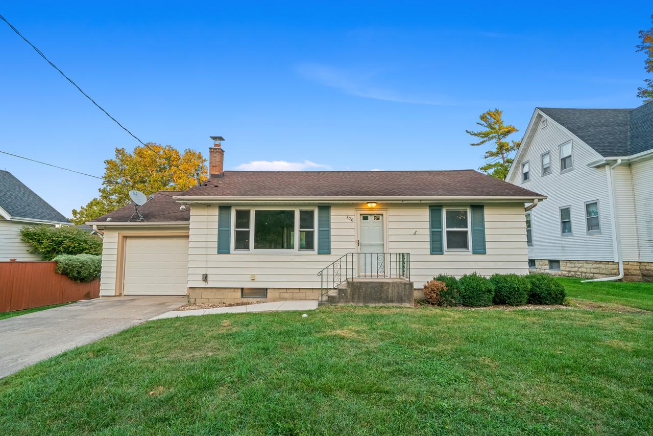 706 S Main St., Yorkville, IL 60560