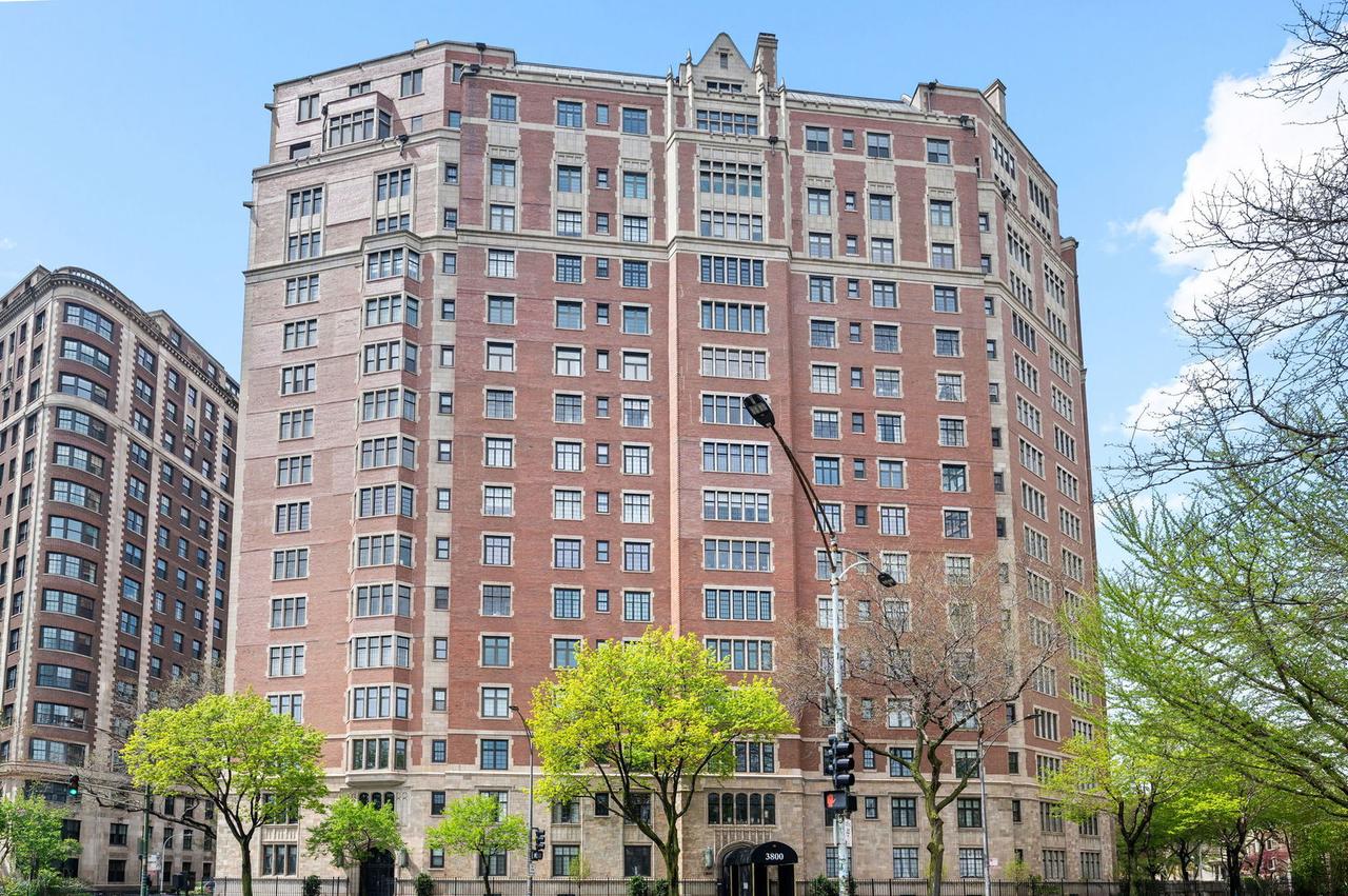 3800 N Lake Shore Dr. #2C, Chicago, IL 60613