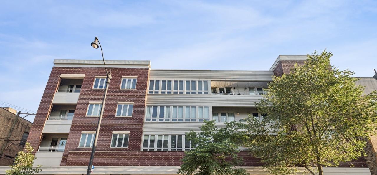 3021 W Armitage Ave. #404, Chicago, IL 60647