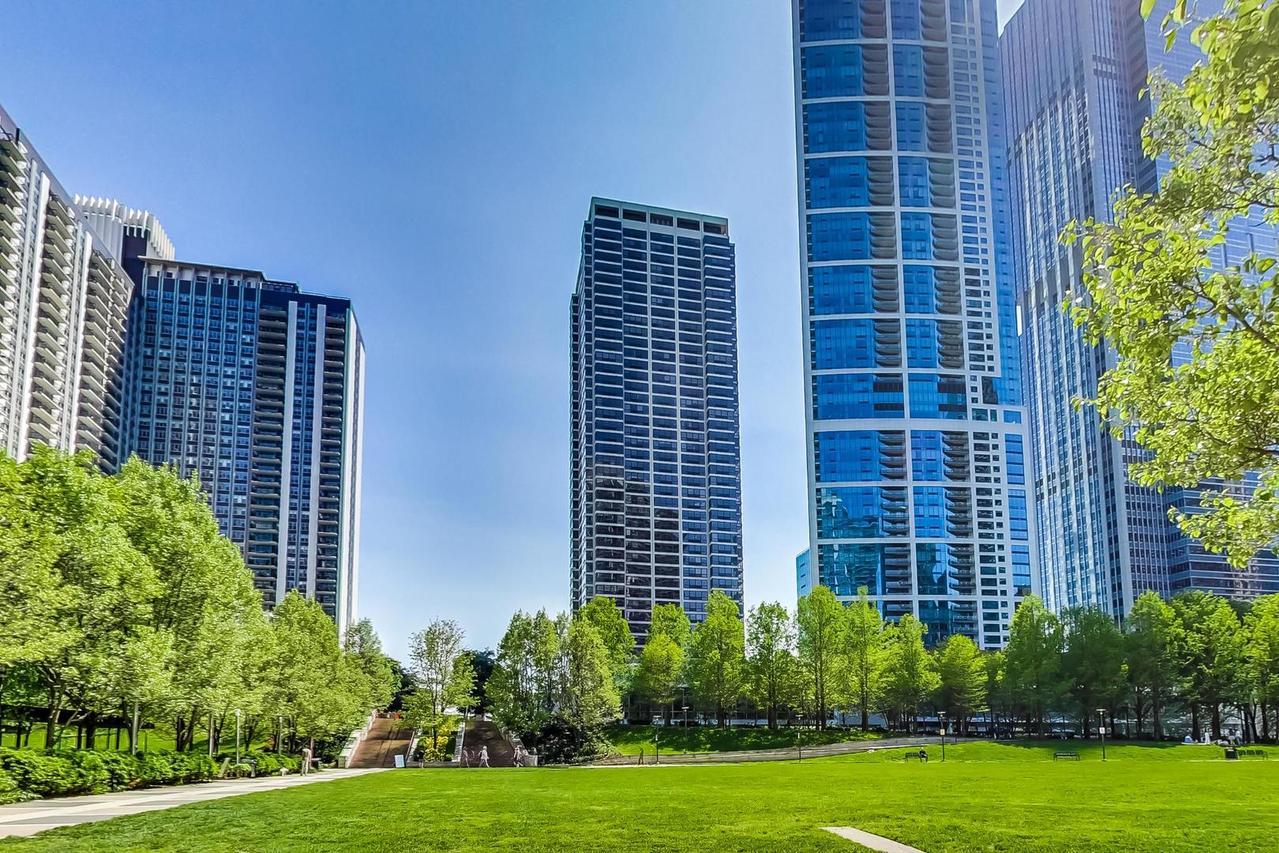 360 E Randolph St. #2304, Chicago, IL 60601