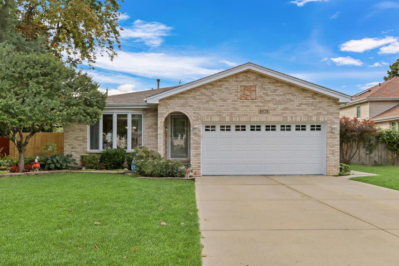 8528 Lorel Ave., Burbank, IL 60459