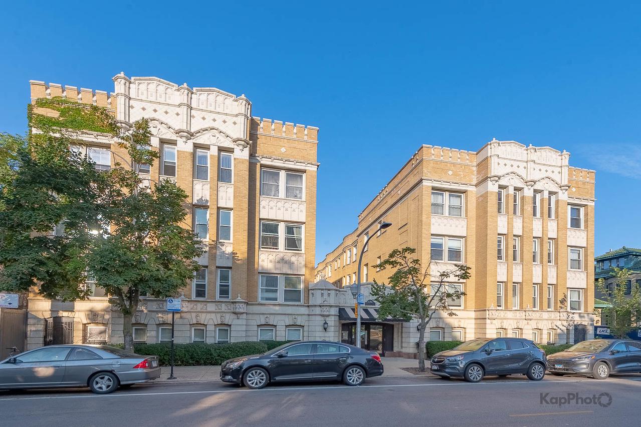 4240 N Clarendon Ave. #200S, Chicago, IL 60613