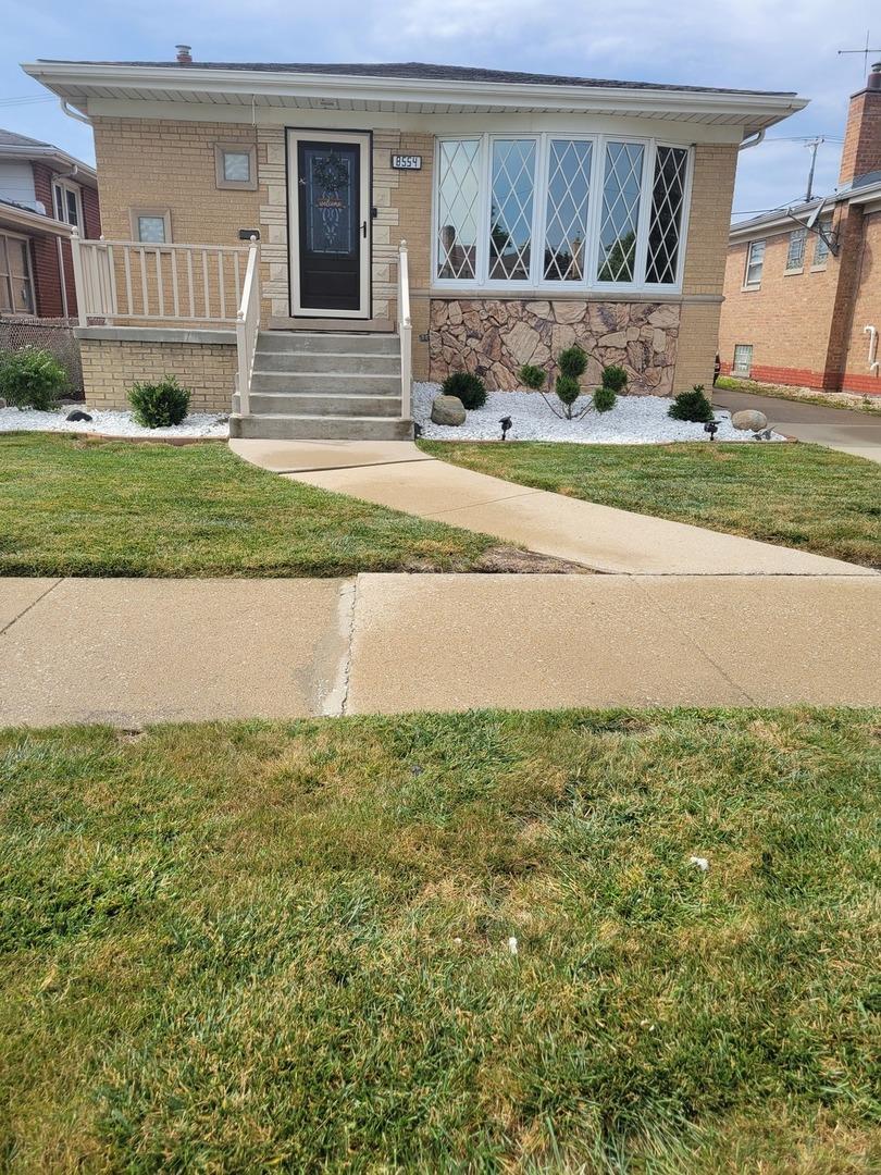 8554 S Keating Ave., Chicago, IL 60652