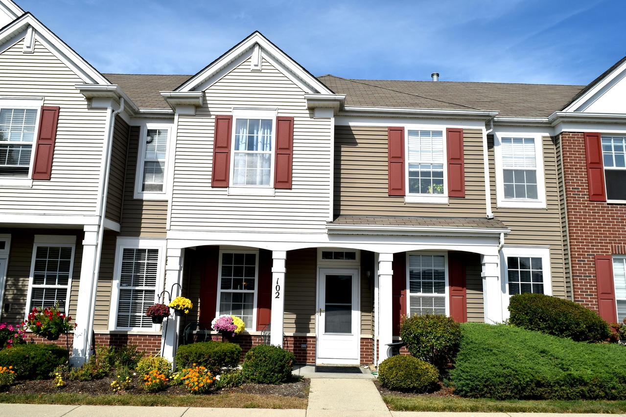 102 Soo Line Dr., Grayslake, IL 60030
