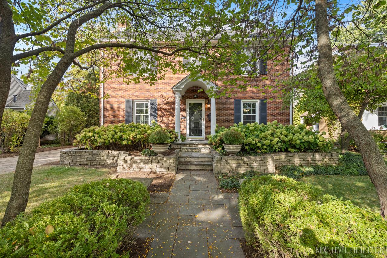 1205 S 4th St., St. Charles, IL 60174