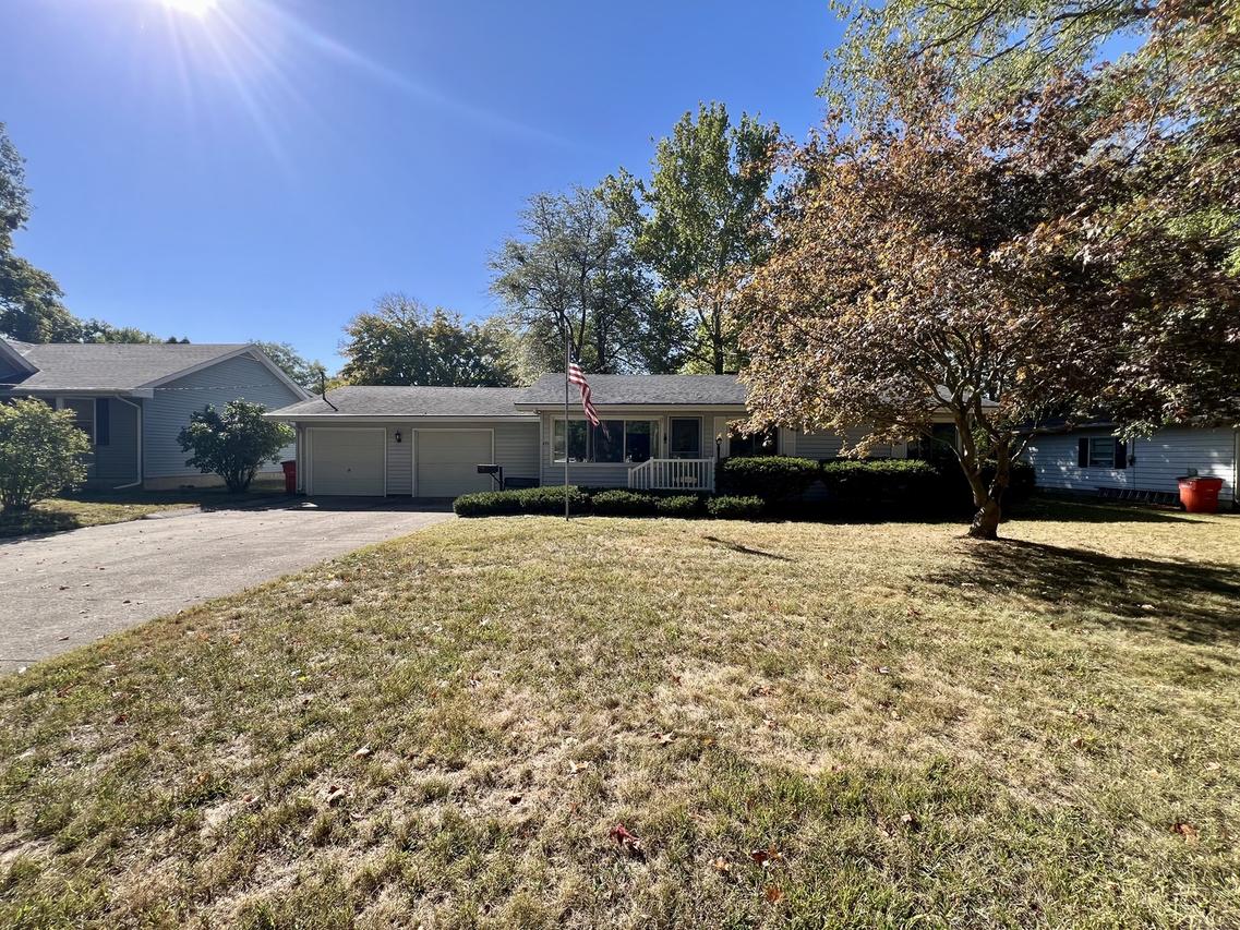 435 W Main St., Arcola, IL 61910