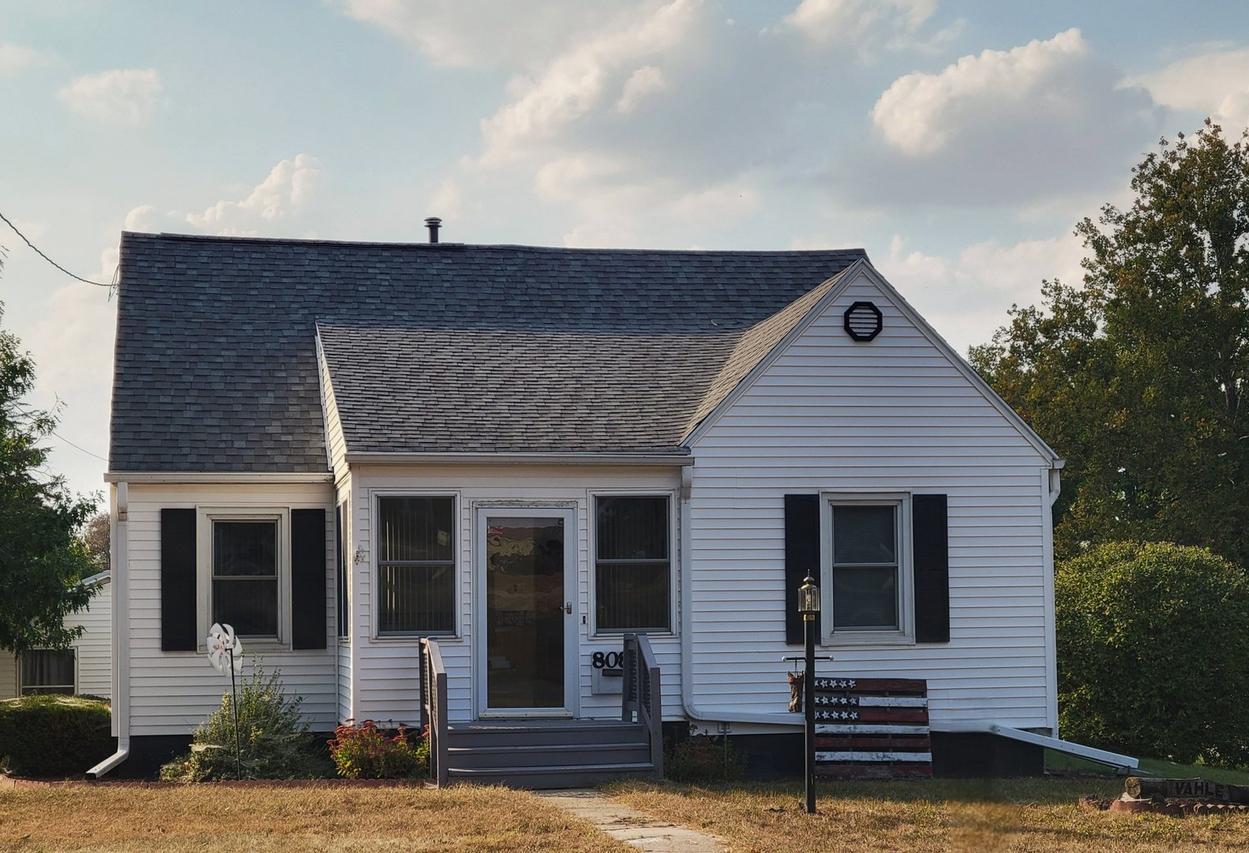 808 Locust St., Prophetstown, IL 61277